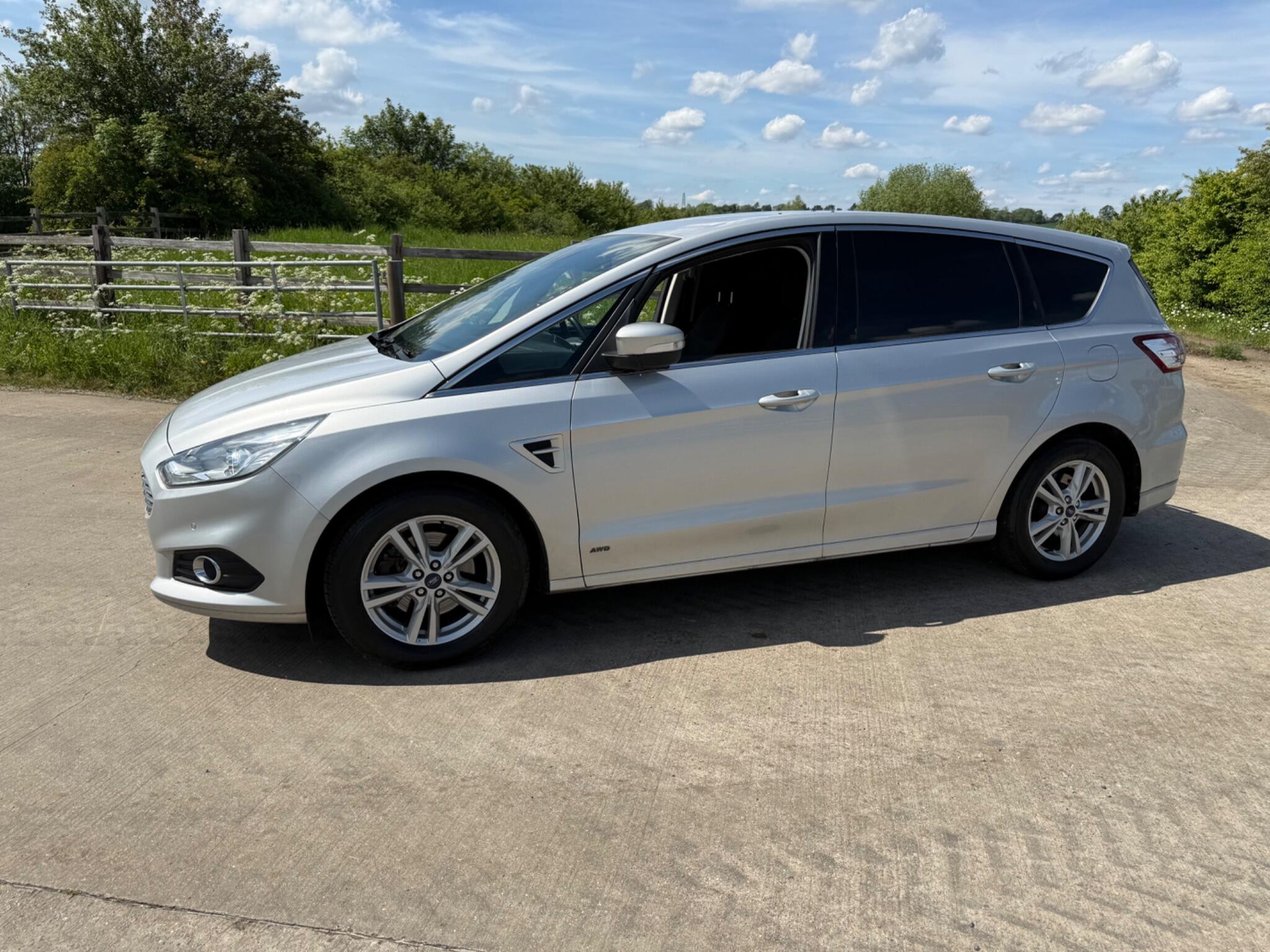 Ford S-Max 2.0 TDCi Titanium Euro 6 (s/s) 5dr — photo 55 of 102